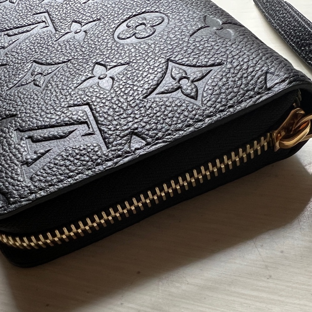 Louis Vuitton Zippy Wallet M61864 - Picture 11 of 15